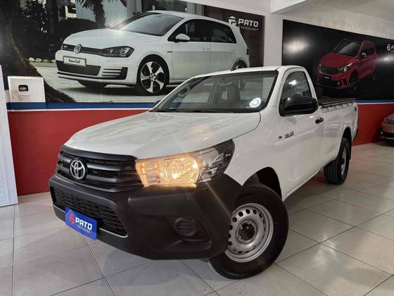 TOYOTA HILUX 2.8 D-4D TURBO DIESEL CS 4X4 MANUAL